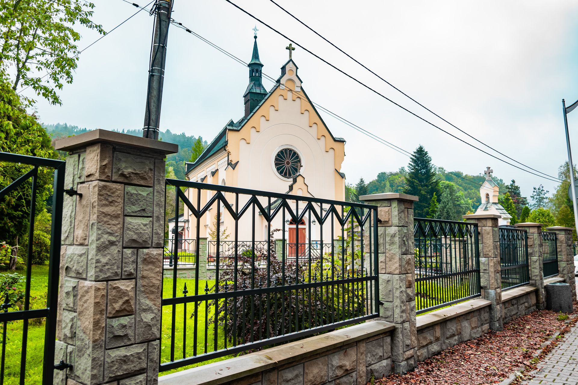 kosciolzewnatrzdzien (58)