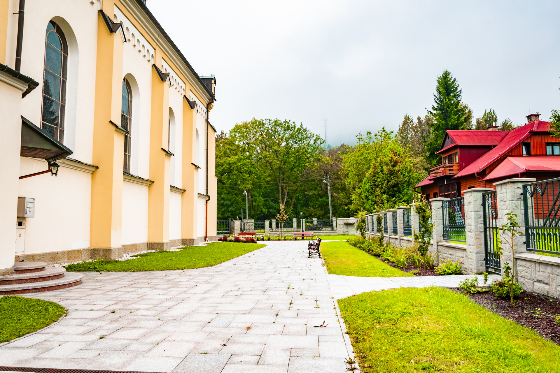 kosciolzewnatrzdzien (47)