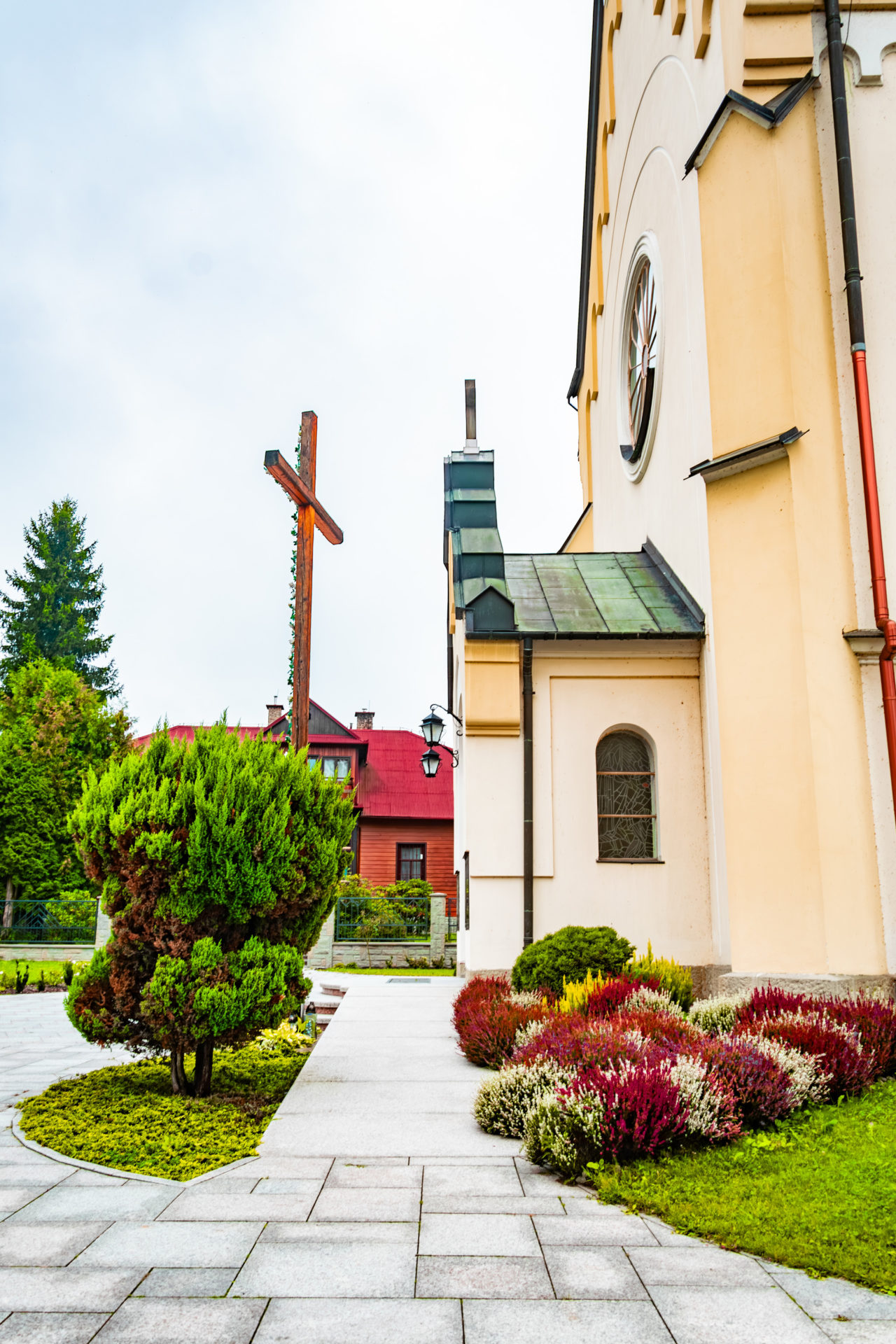 kosciolzewnatrzdzien (33)